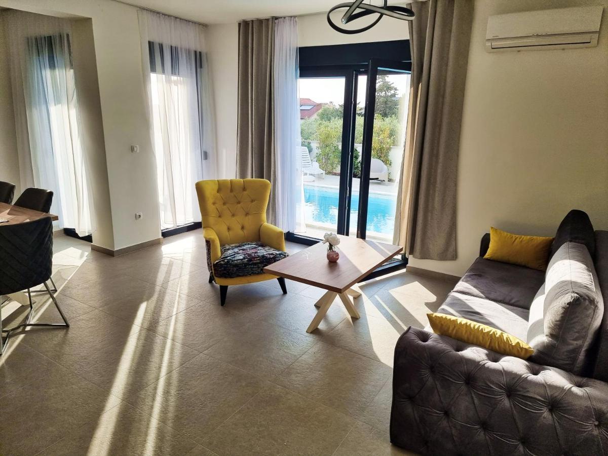 Villa Shark Deluxe Новаля Екстериор снимка