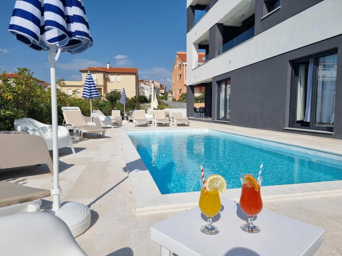 Villa Shark Deluxe Новаля Екстериор снимка